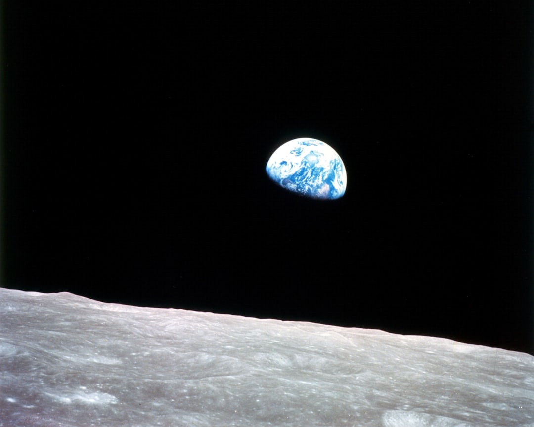 Moon Rocks From Apollo Missions Help Scientists Decode Primordial Earth Conditions - Space Portal featured image